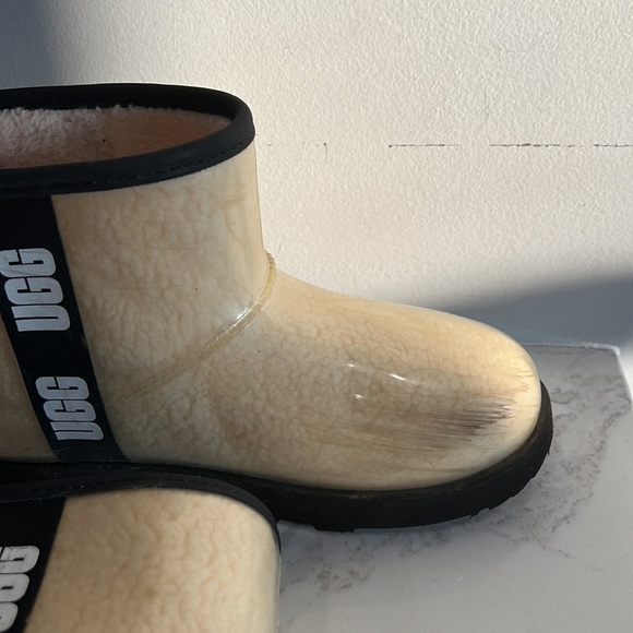 Sherpa Uggs - Picture 3 of 6